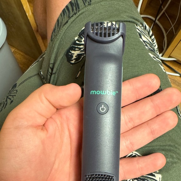 Never Used Mowbie Beard Trimmer - Picture 4 of 7